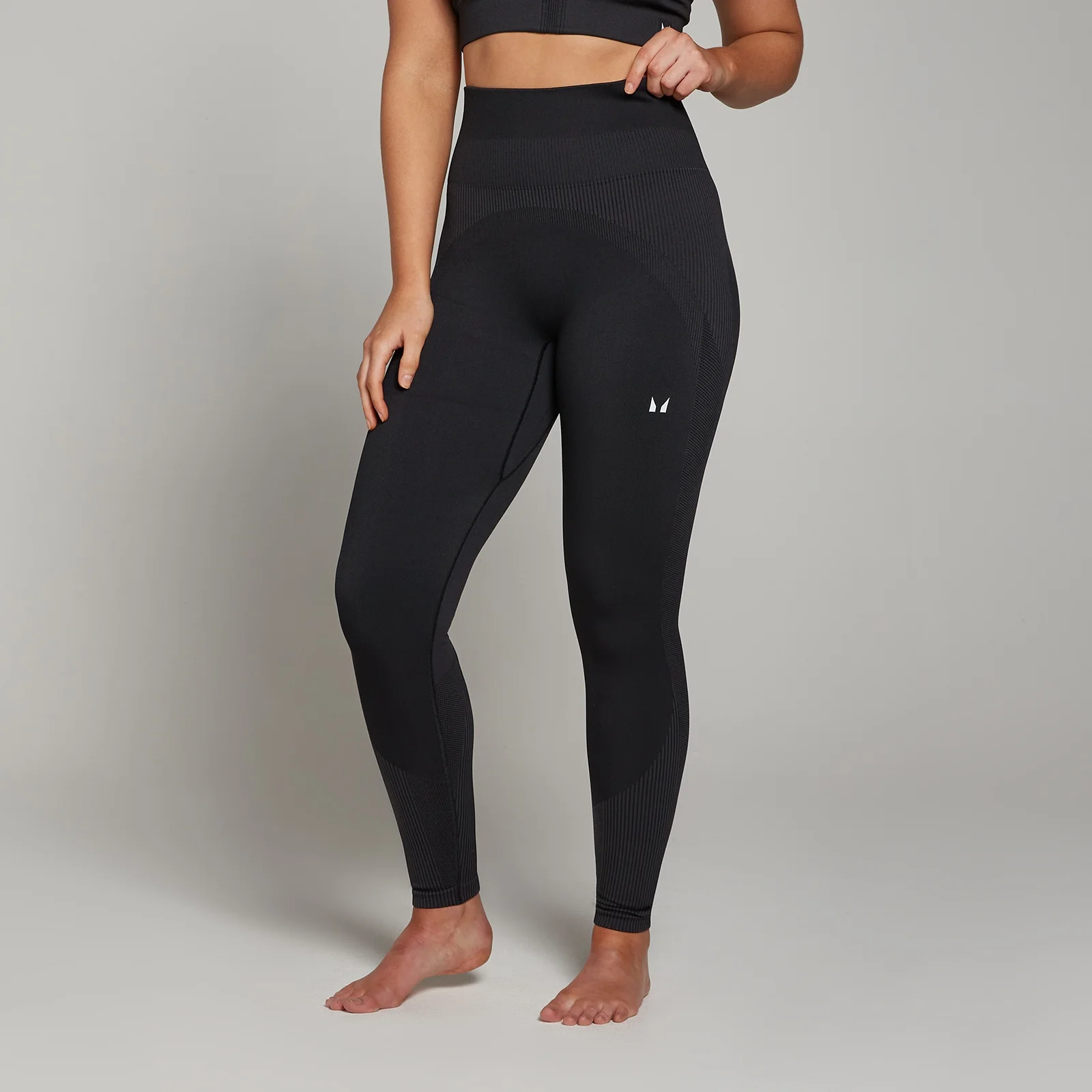 MP Women's Studio Seamless Leggings − ženske helanke − crne - XS Slika 1