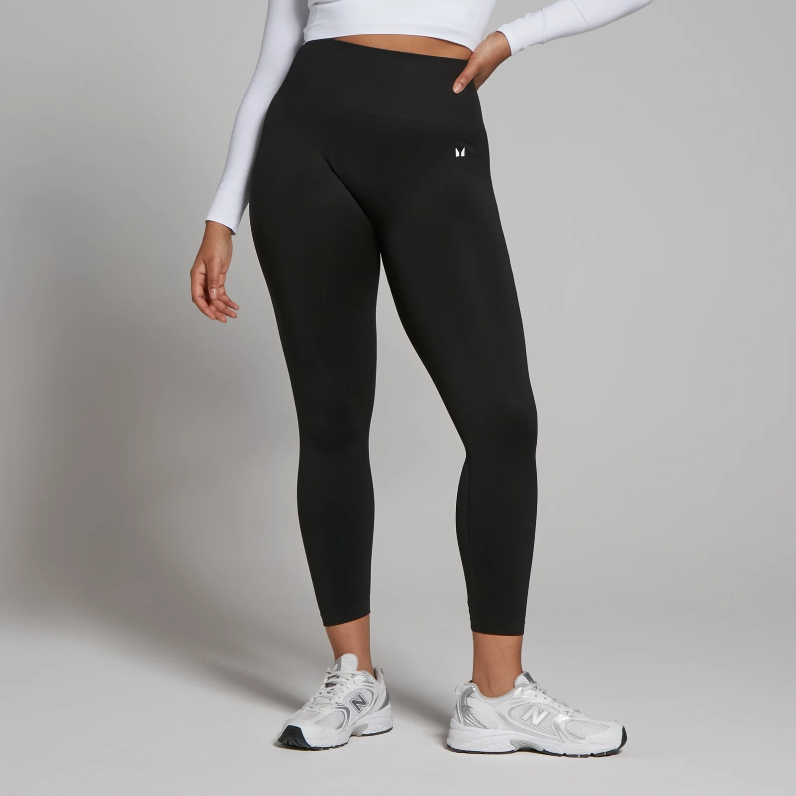 MP Women's Shape Seamless 7/8 Leggings − ženske 7/8 helanke − crne - XXS Slika 1