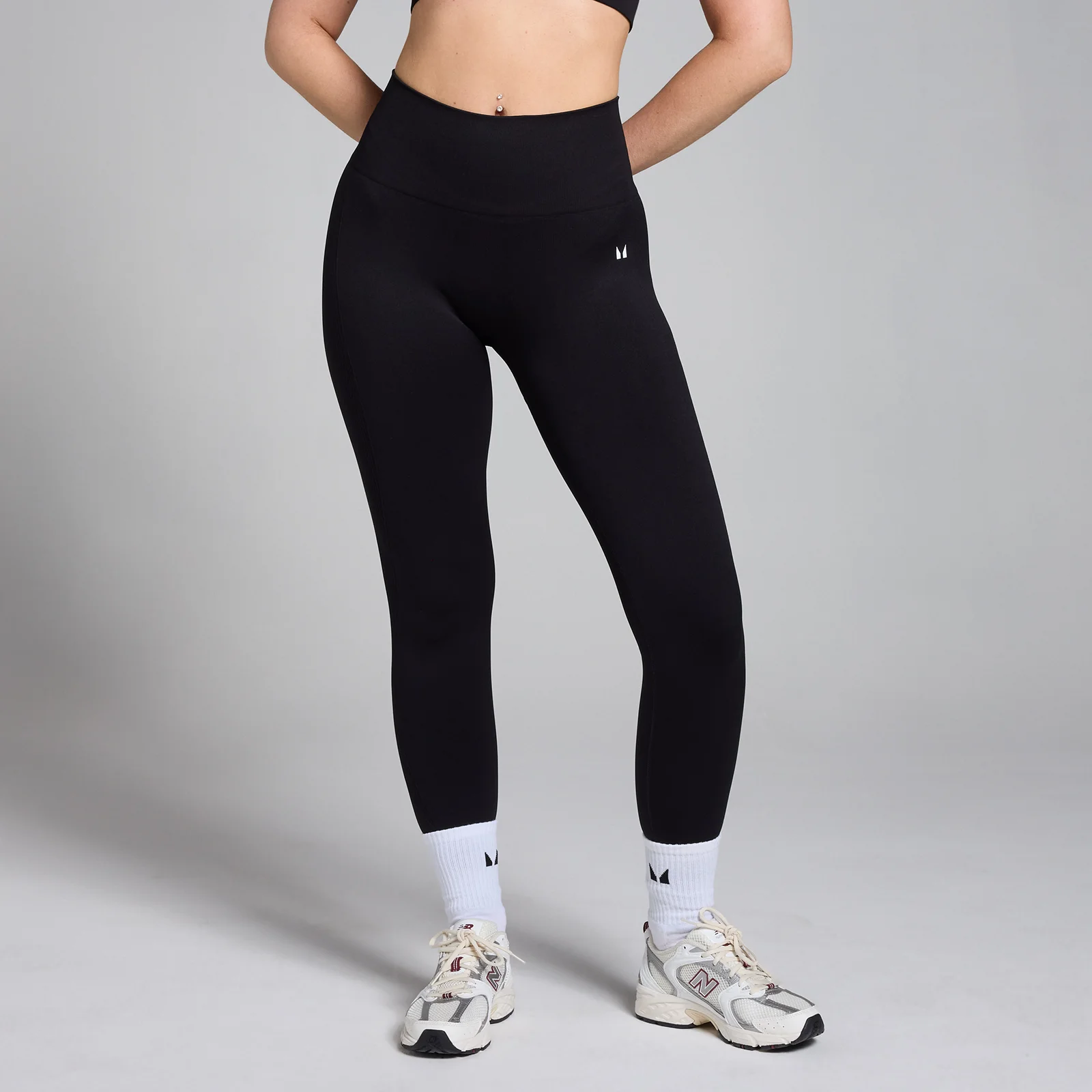 MP Women's Shape Seamless Leggings − ženske helanke − crne - XXS Slika 1