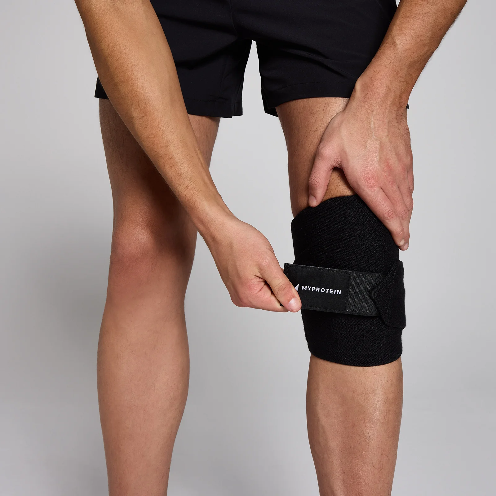 Myprotein Knee Wraps - steznici za kolena - crni Slika 5