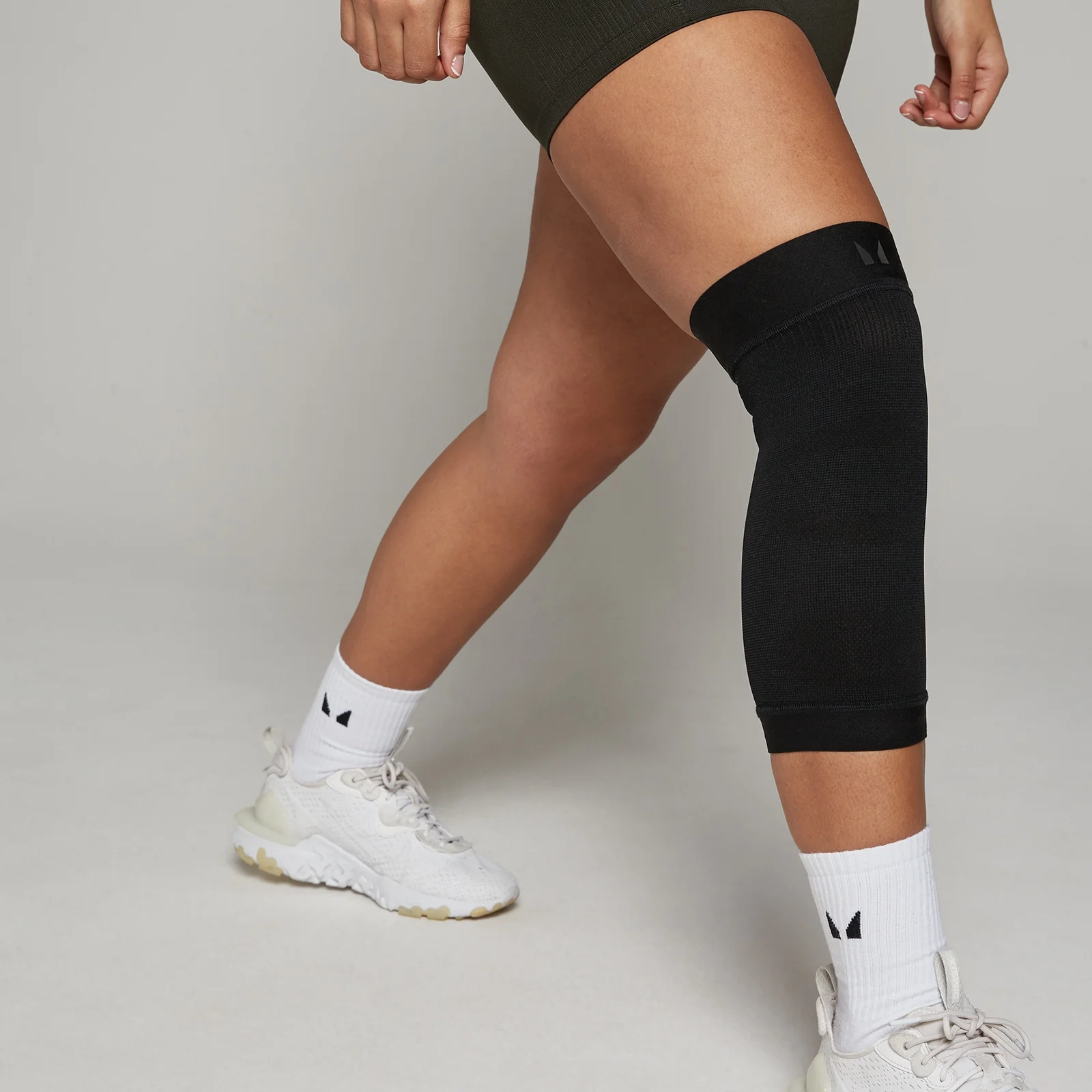 MP Seamless Knee Sleeve (Single) - Black - S Slika 1