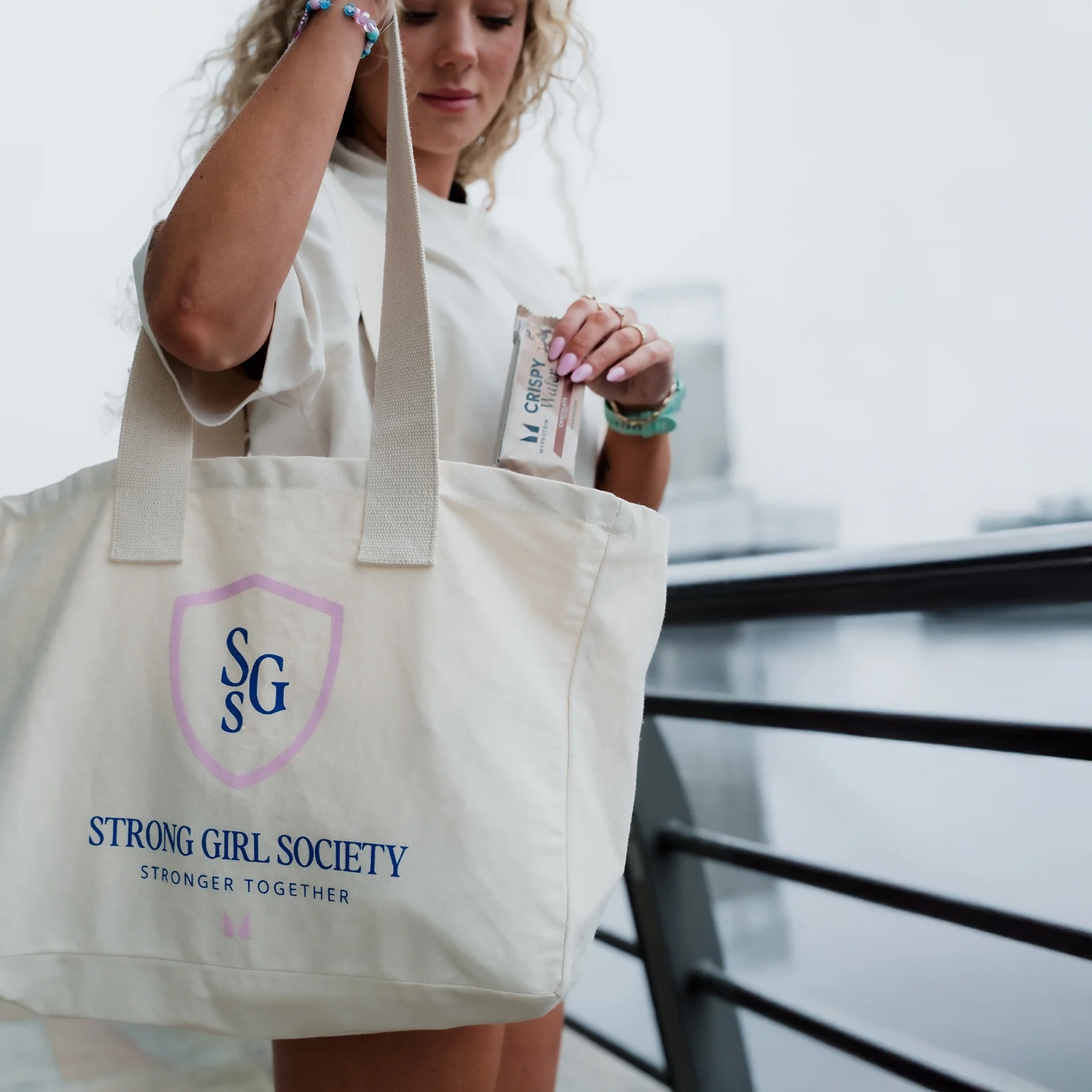 MP Strong Girl Society Tote Bag - ceger - boja pamuka Slika 1