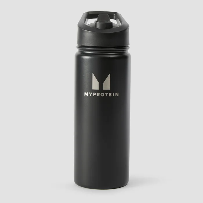 Myprotein Recycled Metal Flip Straw Bottle 500ml − boca sa slamčicom − crna