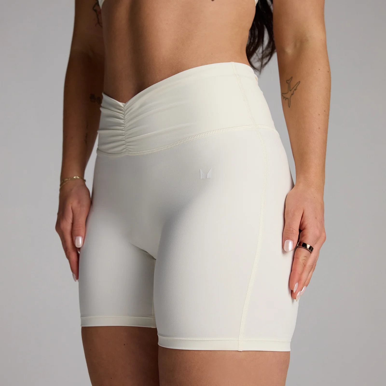 MP Women's Tempo Ruched Front Shorts - Coconut - S Slika 1